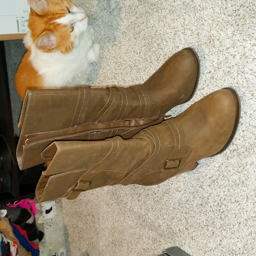APT. 9 Makenzie Heel Boots